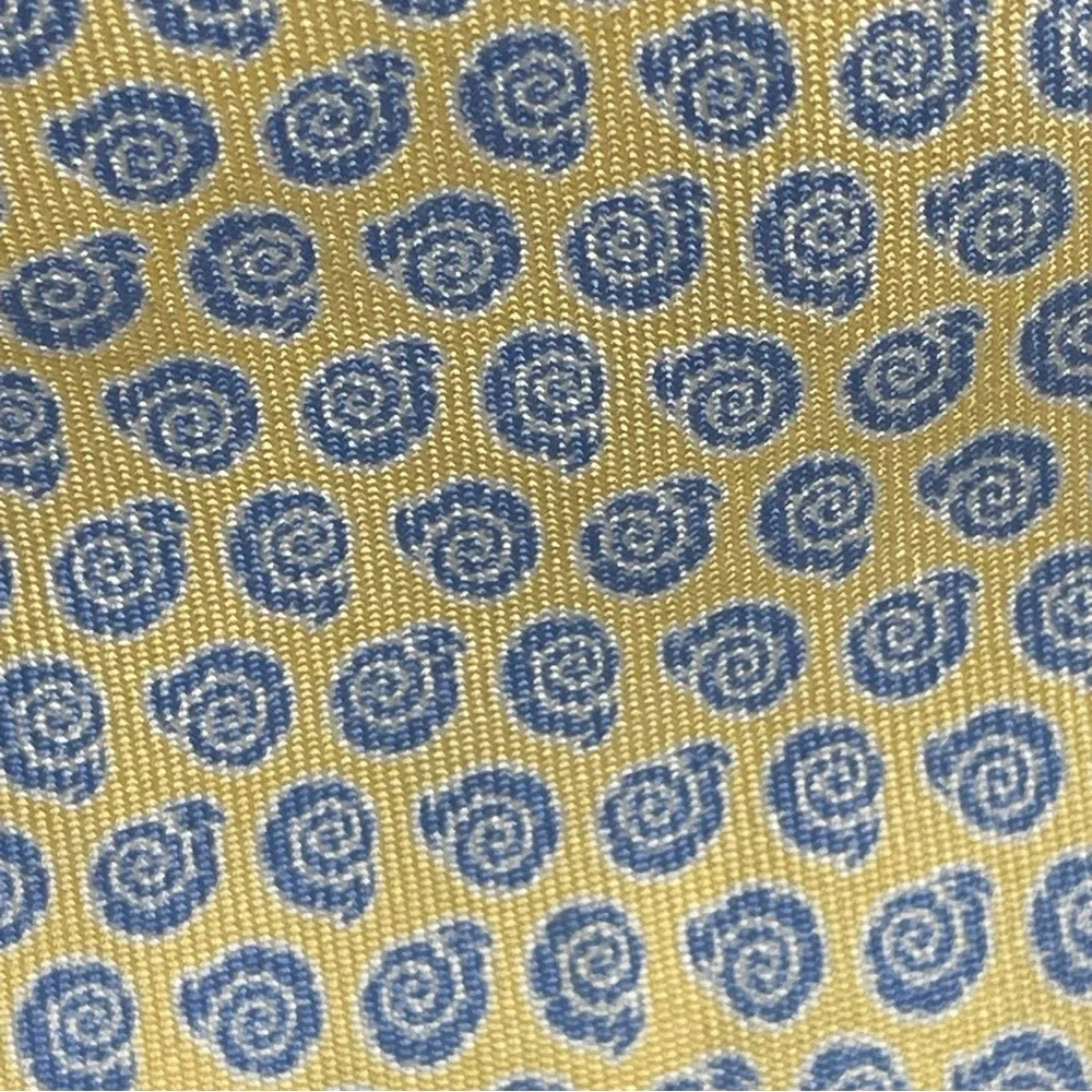 Boys Vineyard Vines Necktie Yellow Blue Shells & Snails 100% Silk Tie USA Made